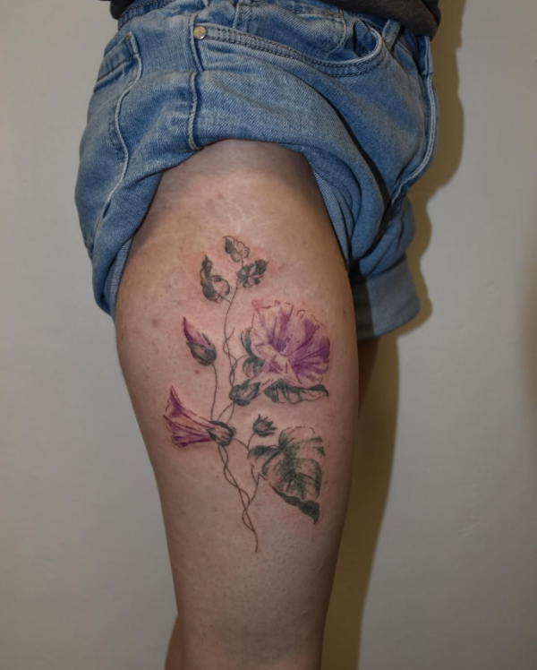 tatouage fineline floral